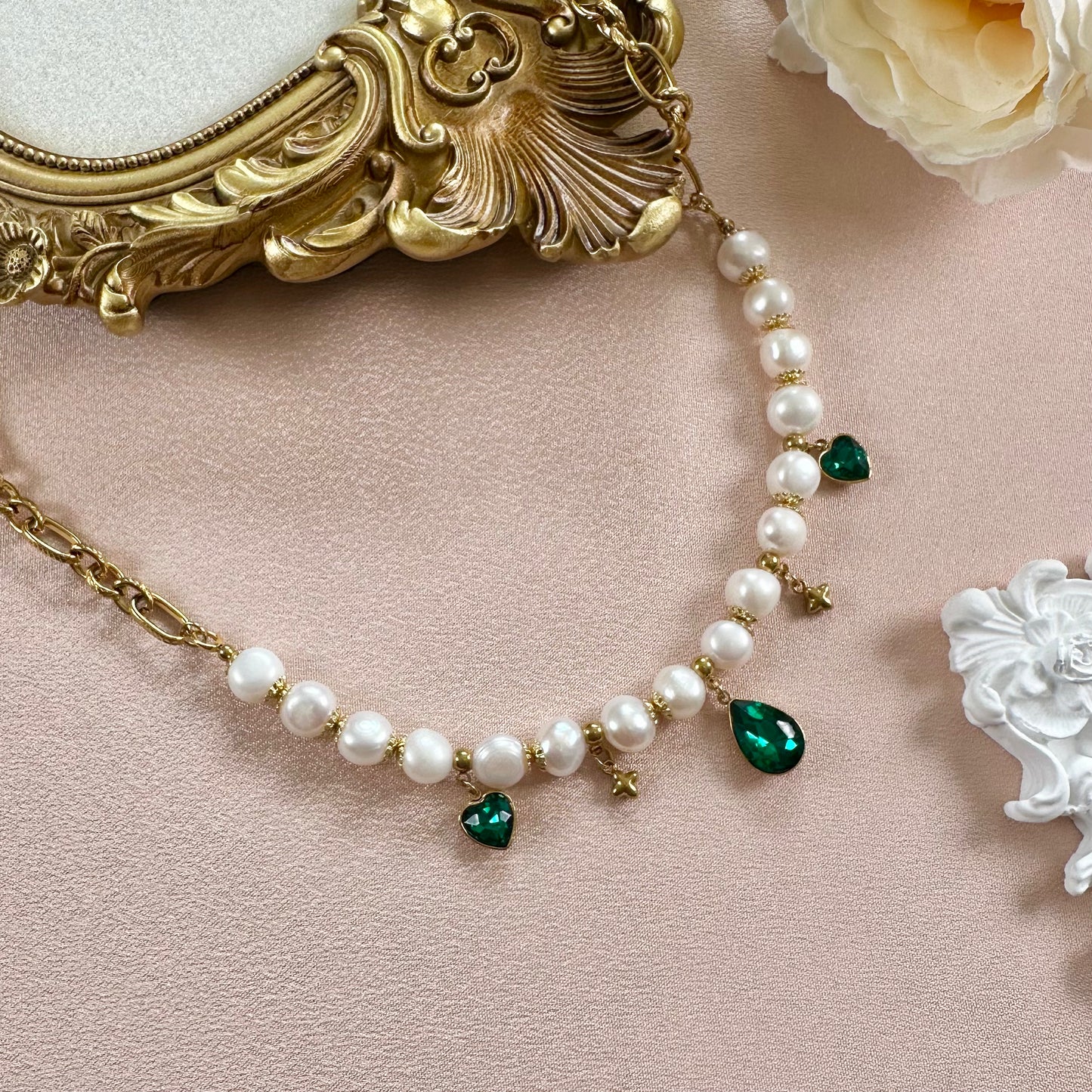 Collier Sarah