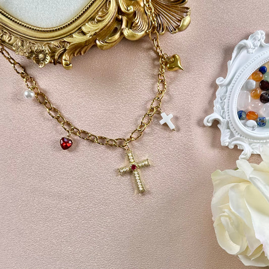 Collier Holly