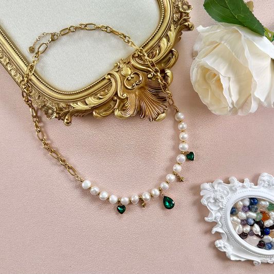 Collier Sarah