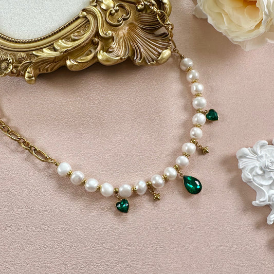 Collier Sarah