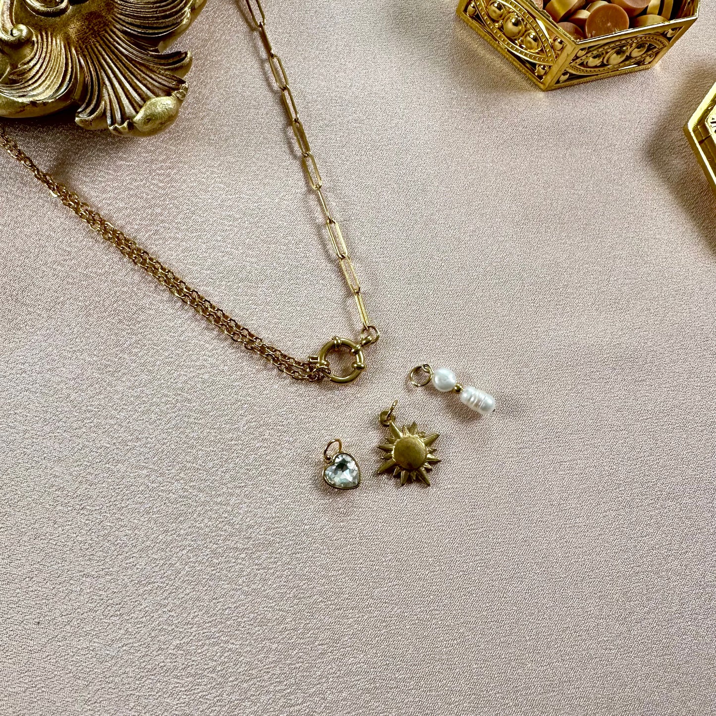 Collier Dorris interchangeable